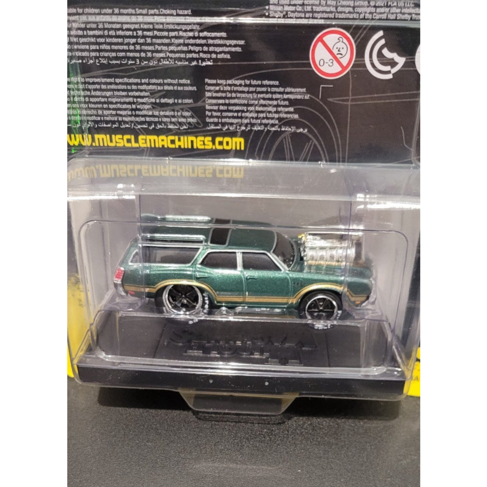 1970 Oldsmobile Vista cruiser Die Cast by Muscle Machine - Picture 3 of 4
